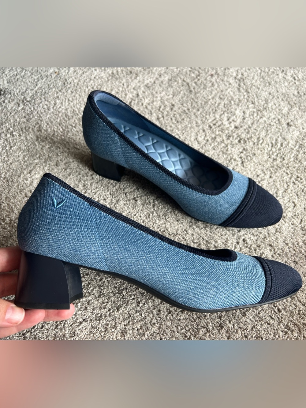 Vivaia Julie Pro Size 11 / 42.5 EUR Round-Toe Chunky Heels Navy Cap-Toe Pumps